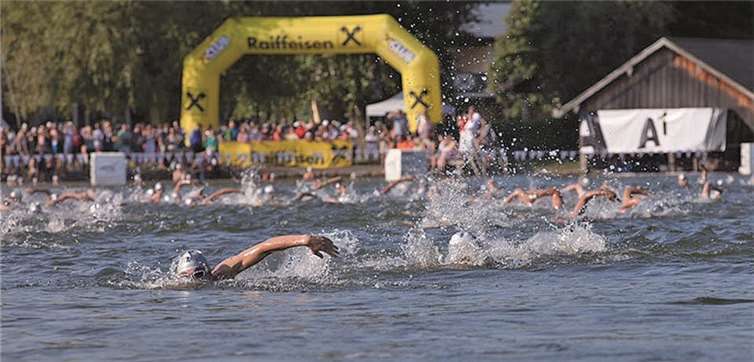 Der etwas andere Trainingslauf - Pit erfolgreich beim Trumer Triathlon 