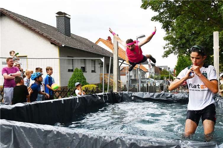 Feucht-fröhlich war diese Disziplin.  Fotos: RASCH