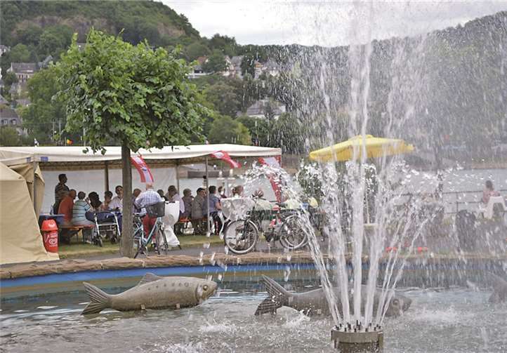Feuchtfröhlich ging es zu beim diesjährigen Finte-Fest des Kripper Bürger- und Heimatverein, beim dem sich auch viele Spaziergänger und Radfahrer zu einer kurzen Rast niederließen. AB