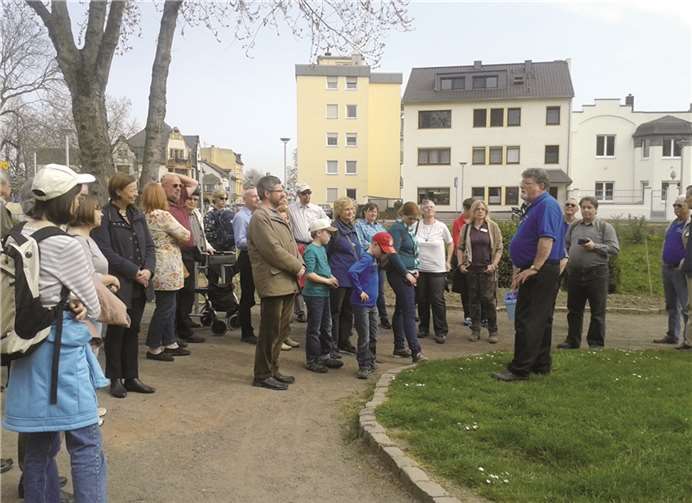 „Feuer und Flamme“ für Andernach – ihre Begeisterung für die zweitälteste Stadt Deutschlands wussten die Andernacher Gästeführer auch den Teilnehmern der Sonderführung „Feuer und Flamme“ zu vermitteln. privat