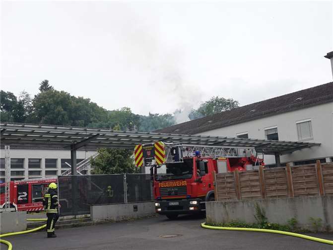 Feuerwehreinsatz am Are-Gymnasiun in Bad Neuenahr.  Foto: DU