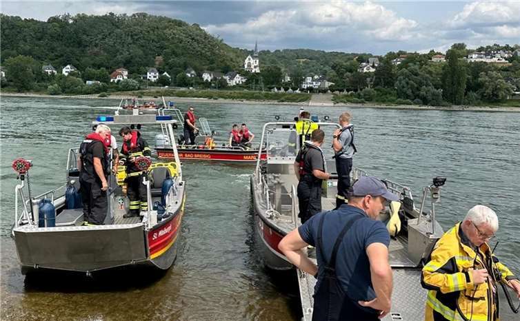 Feuerwehreinsatz am Rheinufer.  Foto: Feuerwehr Sinzig