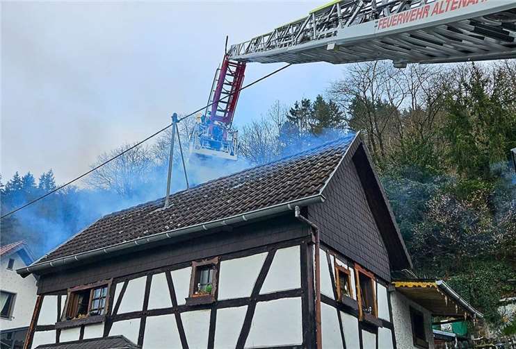 Feuerwehren der Verbandsgemeinde Altenahr konnten größeren Schaden verhindern.  Foto: Stephan Knieps / Feuerwehr Altenahr
