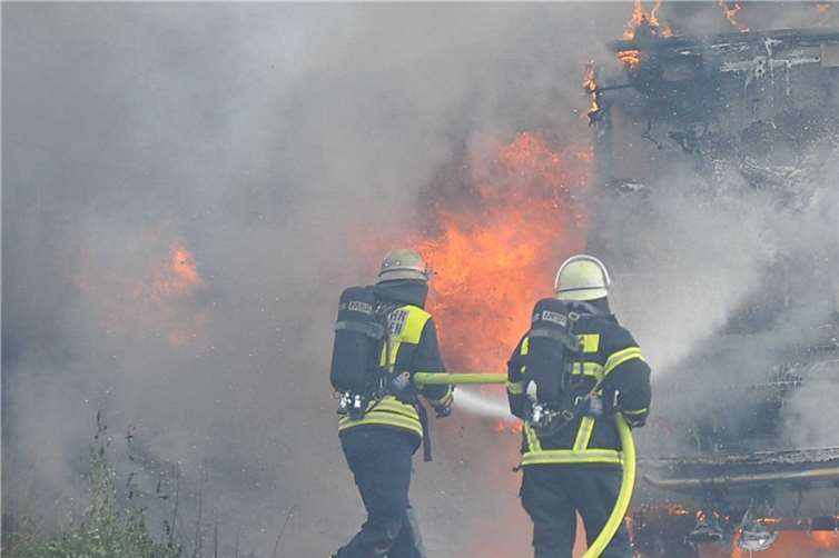 Feuerwehrleute müssen für ihre Einsätze körperlich fit sein. Die Unfallkasse bietet in ihren Feuerwehr-Sportseminaren für diese Personengruppe besondere Trainingsprogramme an. privat