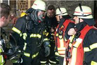 Feuerwehrmann berichtet nach Rückkehr die Lage