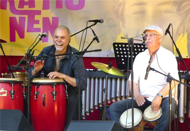 Feuriges Temperament und leidenschaftliche Emotionen lateinamerikanischer Musik vermittelte „Grupo Sal“.