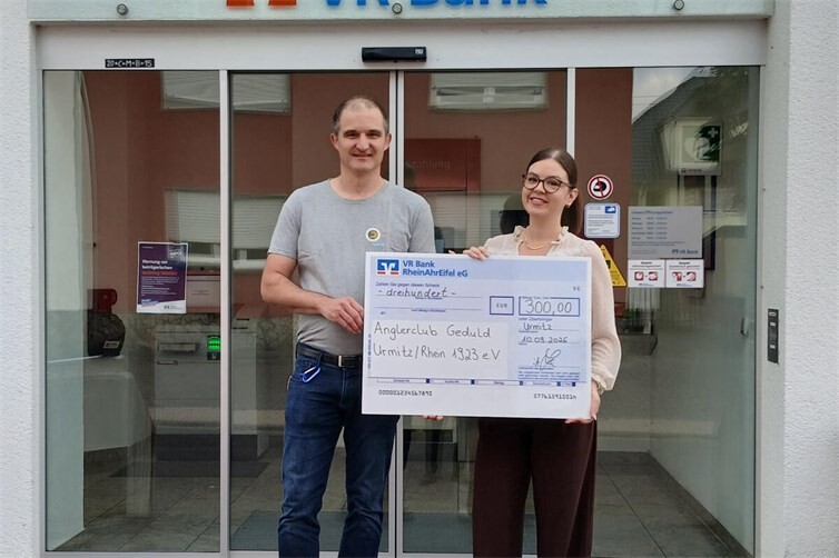 Filialleiterin Laura Koch-Yildirim und Vorsitzender Thomas Höfer