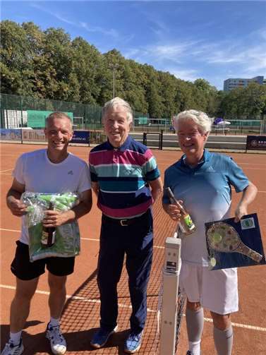 Finale Herren 60 mit v.li. Gundolf Borgmann (Gewinner) und Holger Turanskyi.