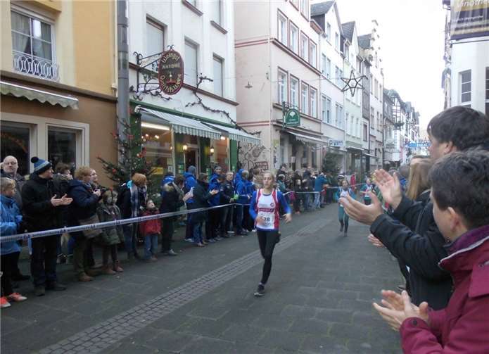 Finale im 1050 m Lauf der weibl. Jugend U16.privat