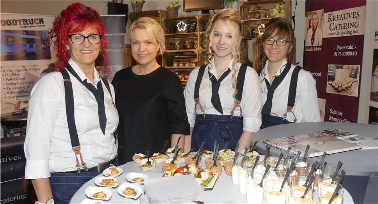 Gutes bewahrt - Neues gewagt Fingerfood-Feinkost und zahlreiche andere Gaumenfreuden trafen auf erfreute Verkoster.