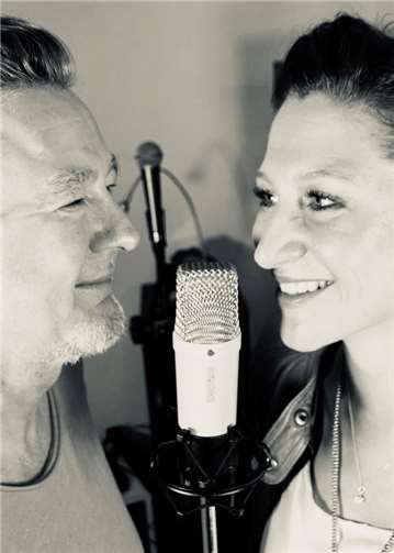 Fish ´n´Gish spielen locker und beswingt- Popsongs von den Beatles über Stevens bis Adele und Ed Sheeran.Foto: privat