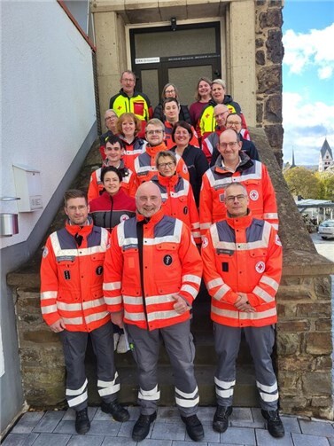 Fit für den Einsatz: 17 Helfer vor Ort und Ehrenamtliche des DRK-Kreisverbands Ahrweiler e.V. nahmen an einer Fortbildung teil und frischten ihr Wissen auf.  Foto: Mike Robe / DRK-OV Niederzissen