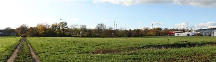 Fläche neben Forum und Stadion. Foto: privat