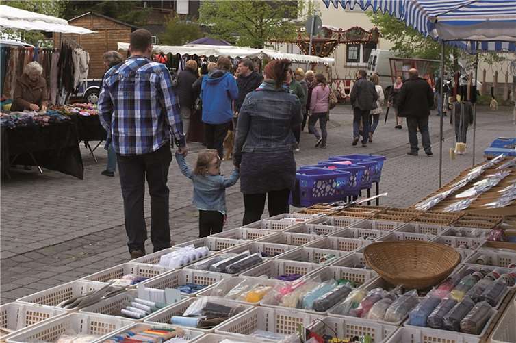 Flanieren zwischen den Ständen in der Innenstadt.