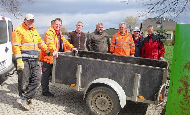 Fleißige Helfer erledigten auch in diesem Jahr den Frühjahrsputz.  Privat