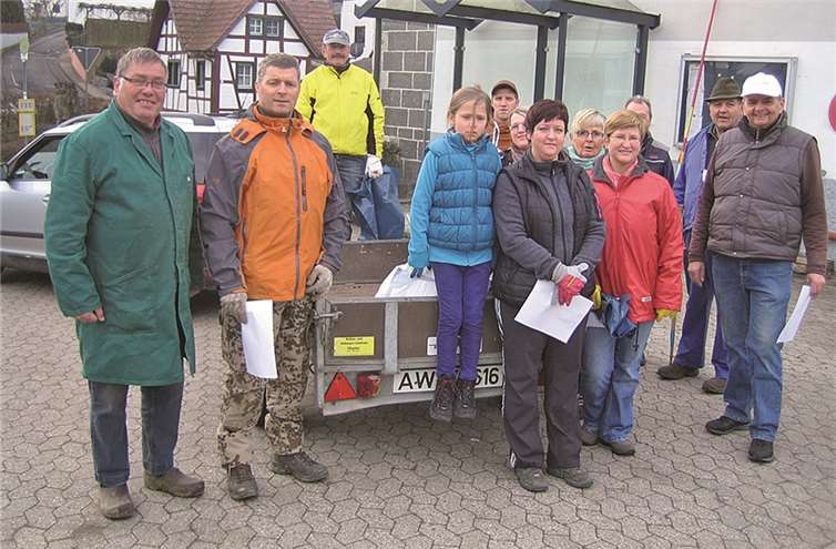 Fleißige Helfer packten tüchtig mit an. privat
