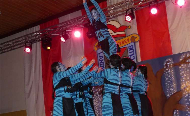 Fliegende Avatare im Zauberwald von Pandora. Die LCC-Showgirls sorgten damit für viel Freude.