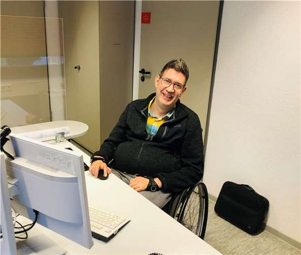 Florian Brendebach fühlt sich am neuen Arbeitsplatz bereits gut angekommen. Quelle: Agentur für Arbeit