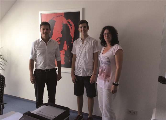 Florian Münch und seine Mutter zu Besuch bei Detlev Pilger.  Privat