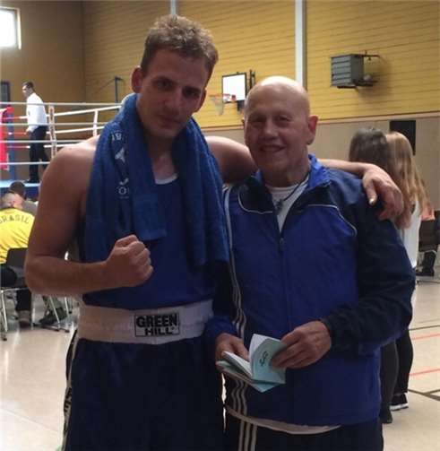 Florian Nickenig mit seinem langjährigen Trainer Heinrich Ottersbach. privat