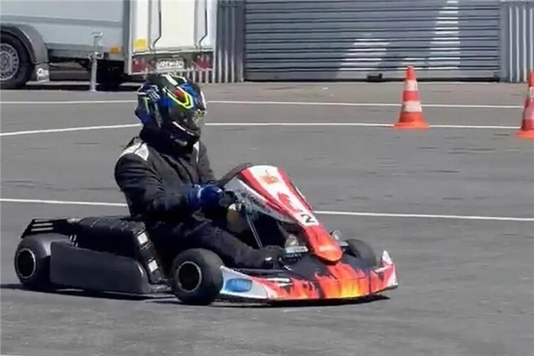 Florian Rauhe im e-Slalomkart Mach1 Cratos H