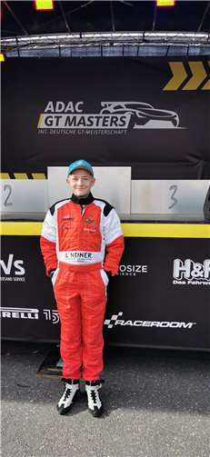 Florian Rauhe im roten Devils Diner Rennanzug. Quelle: MSC Adenau