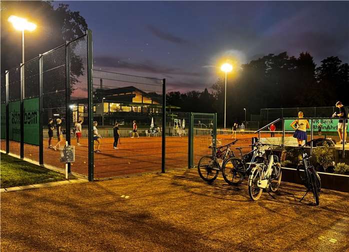 Flutlichttraining als „Nightsession“.  Foto: Annette Bartsch