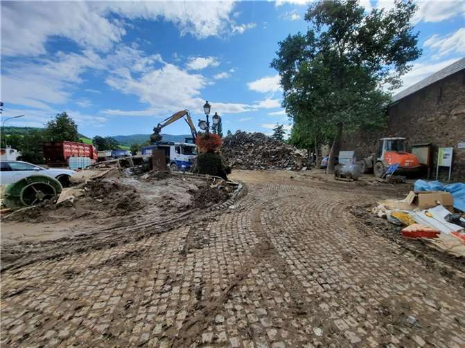 Flut-Ausschuss: Opposition wirft Regierung Verfassungsbruch vor Flutschäden in Ahrweiler. Foto: ROB