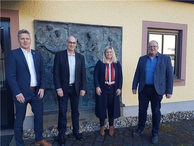 Fördern gemeinsam (v.l.): Bürgermeister Hans Peter Böffgen, Ortsbürgermeister Bernhard Jüngling, Bürgermeisterin Jennifer Meuren und Bürgermeister Guido Nisius. Foto: privat