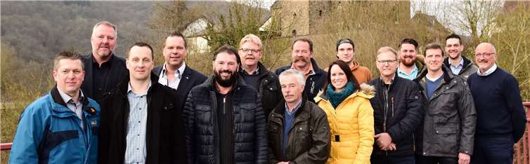 Folgende KandidatInnen wurden von der CDU Hönningen für die Kommunalwahl benannt: v.li.n.re. Volker Hansen, Ralf Minwegen, Thomas Ohlert, Michael Pauly, Ludwig Monreal, Rolf Stappen, Andreas Oldenburg, Bernd Alisch, Katrin Hengsberg, Daniel Zavelberg, Heinz Krebsbach, Sven Schülter, Jörg Sicken, Tobias Knebel und Jürgen Schwarzmann. Foto: privat