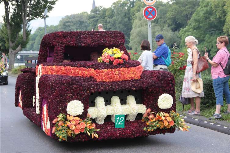 Ford F150 Pickup von 1954 vom Spießer-Martini-Verein – die gleichnamige Stadtteil Kirmes.