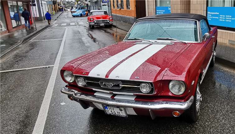 Ford Mustag Fastback und ein Cadillac Eldorado waren am Sonntag beim CRAFT-Festival in Bendorf zu bestaunen.