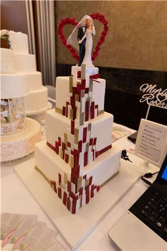 Formvollendete Torten und Desserts waren zu bestaunen.