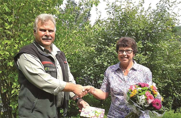 Forstamtsleiter Winand Schmitz verabschiedete Renate Blick.privat