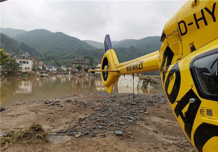 Mehr als 70 Rettungseinsätze in den Krisengebieten Foto: ADAC Luftrettung/Stefan Goldmann
