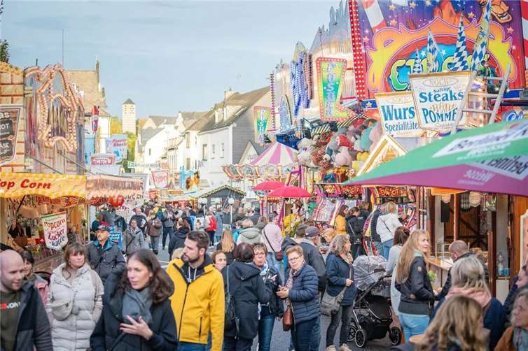 Quiz: Wie gut kennt ihr den Lukasmarkt in Mayen? Foto: Archiv / Axel Live Pictures