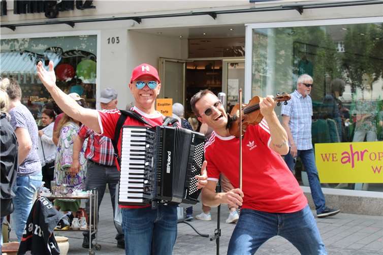 „Sommerbunt“ begeistert die Besucher Foto: DU