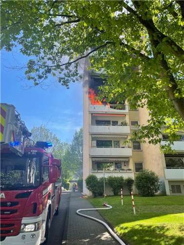 Massiver Balkon- und Zimmerbrand ruft 80 Einsatzkräfte auf den Plan Foto: FFW Bad Honnef