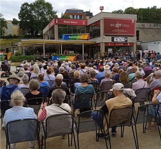 Flut: Gedenkveranstaltung hat begonnen Foto: GS
