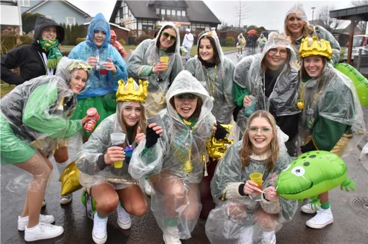 Fotogalerie: Karnevalszug in Oberhonnefeld 2023 Foto: HEP