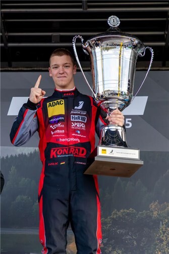Julian Konrad krönt sich zum Champion  Foto: Markus Toppmoeller