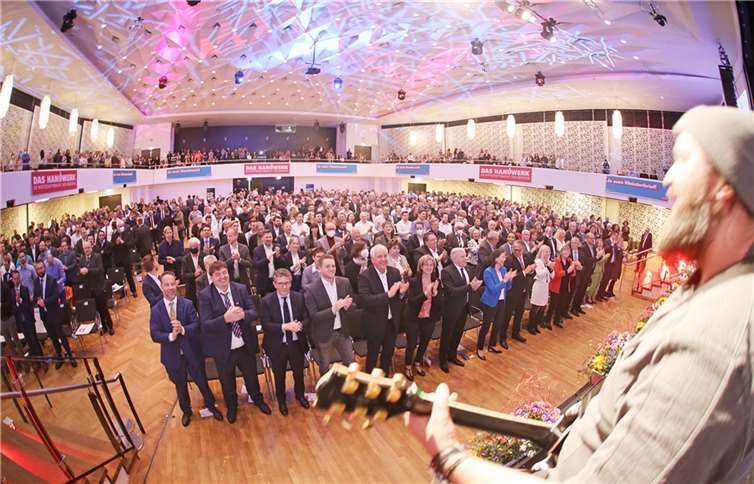 Malu Dreyer und 900 Gäste gratulieren 119 Jungmeisterinnen und 485 Jungmeistern zum Meisterbrief Foto: Michael Jordan/HwK Koblenz