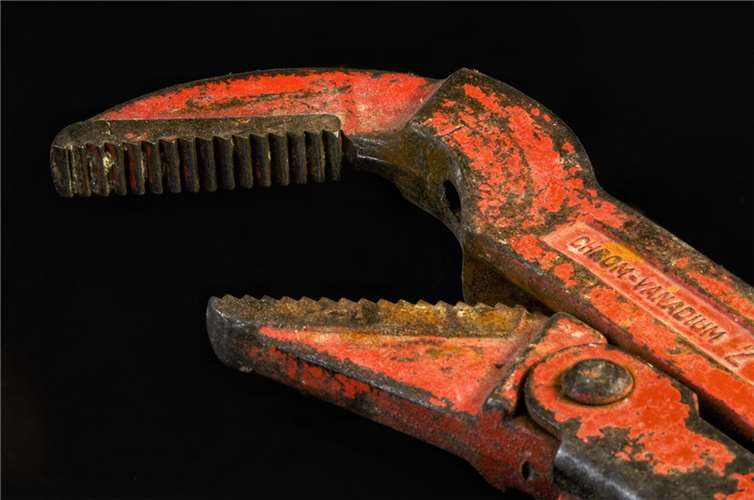 Falsche Wasserwerk-Mitarbeiter klauen 82-jähriger Seniorin 10.000 Euro Foto: Pixabay