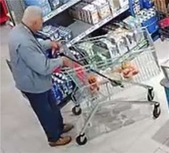 Foto-Fahndung: Polizei sucht verdächtigen Senior Foto: Polizei