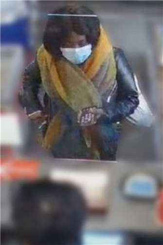 Foto-Fahndung: Wer kennt diese Frau? Foto: Polizei