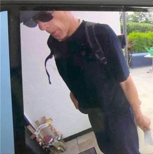 Foto-Fahndung: Wer kennt diesen Mann? Foto: Polizei