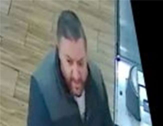 Foto-Fahndung: Wer kennt diesen Mann? Foto: Polizei