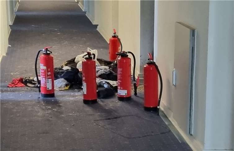 Bonn: Brand in Flüchtlingsunterkunft Foto: Polizei Bonn
