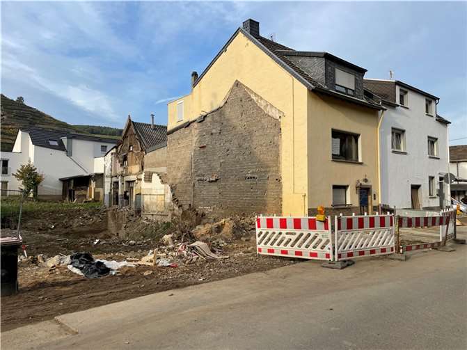 Drei Monate nach der Flut: So sieht Walporzheim heute aus Foto: ROB