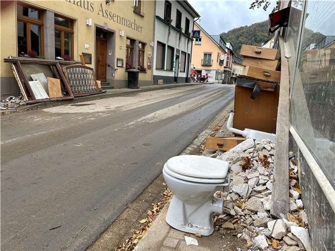Drei Monate nach der Flut: So sieht Altenahr heute aus Foto: ROB